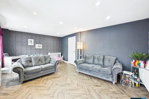3 bedroom townhouse for sale, Jenkinson Grove, Armthorpe, Doncaster, South Yorkshire, DN3