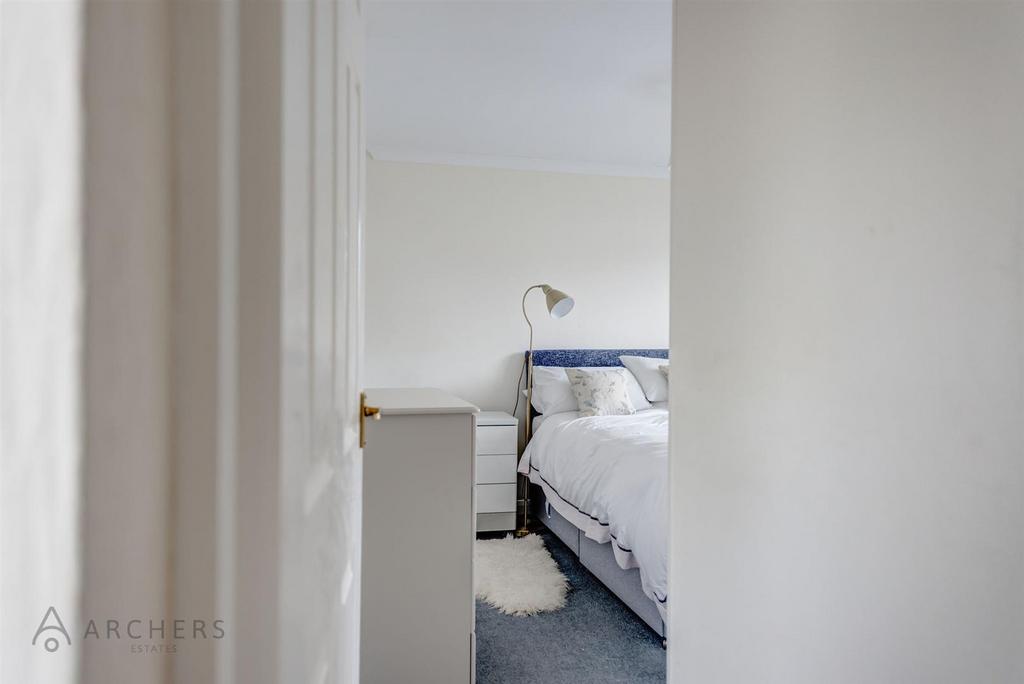 20 ABarncliffe Road(Interior)-10.jpg
