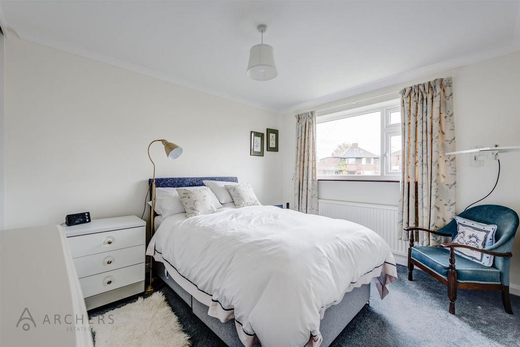 20 ABarncliffe Road(Interior)-11.jpg