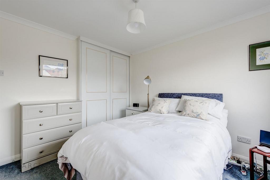 20 ABarncliffe Road(Interior)-12.jpg