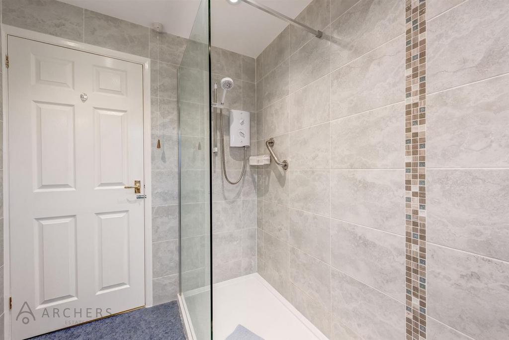20 ABarncliffe Road(Interior)-16.jpg