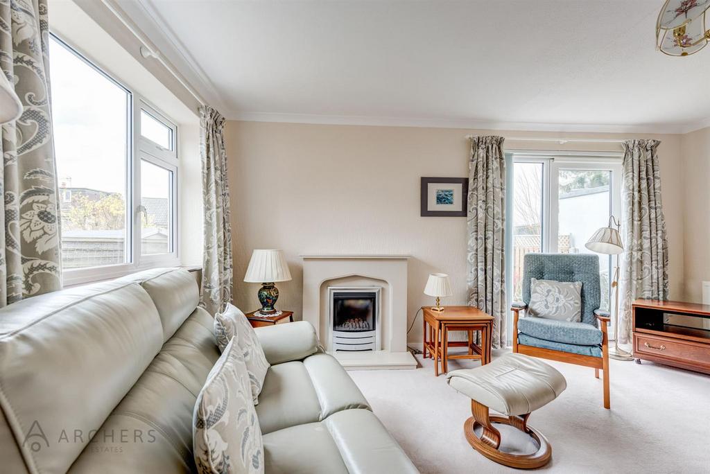20 ABarncliffe Road(Interior)-2.jpg