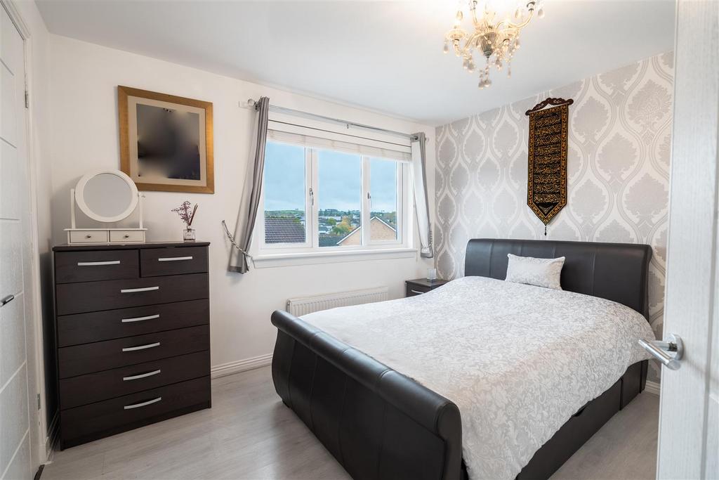 Bedroom.one.jpg