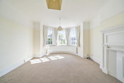 6 bedroom semi-detached house to rent, Cranes Drive, Surbiton