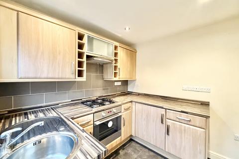 3 bedroom townhouse to rent, Cow Close Road, Farnley