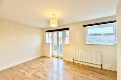 3 bedroom townhouse to rent, Cow Close Road, Farnley
