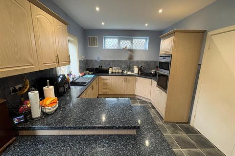 undefined, 2 Highlands Lane, Illingworth, Halifax