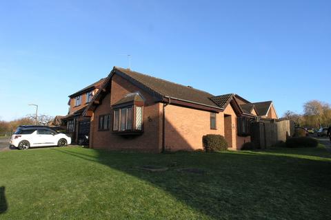 2 bedroom detached bungalow to rent, The Springs, Cradley Heath B64