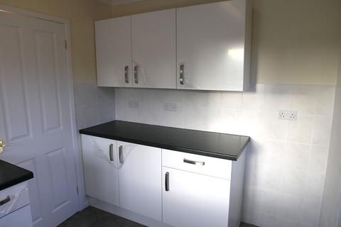 2 bedroom detached bungalow to rent, The Springs, Cradley Heath B64