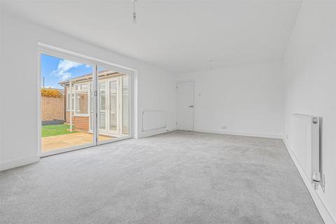 3 bedroom detached bungalow for sale, Goswell End Road, Harlington