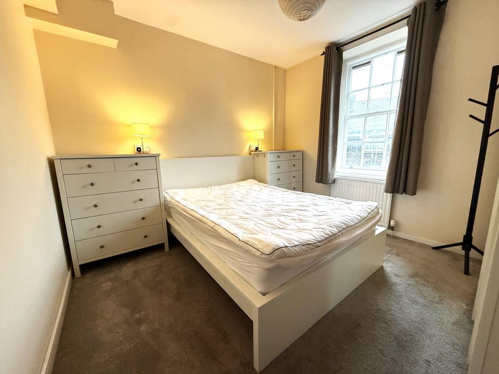 Admiral bedroom 22