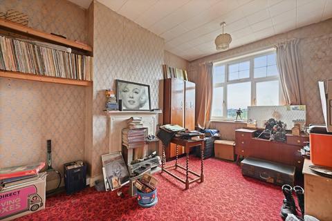 3 bedroom terraced house for sale, Haslemere Avenue, Ealing