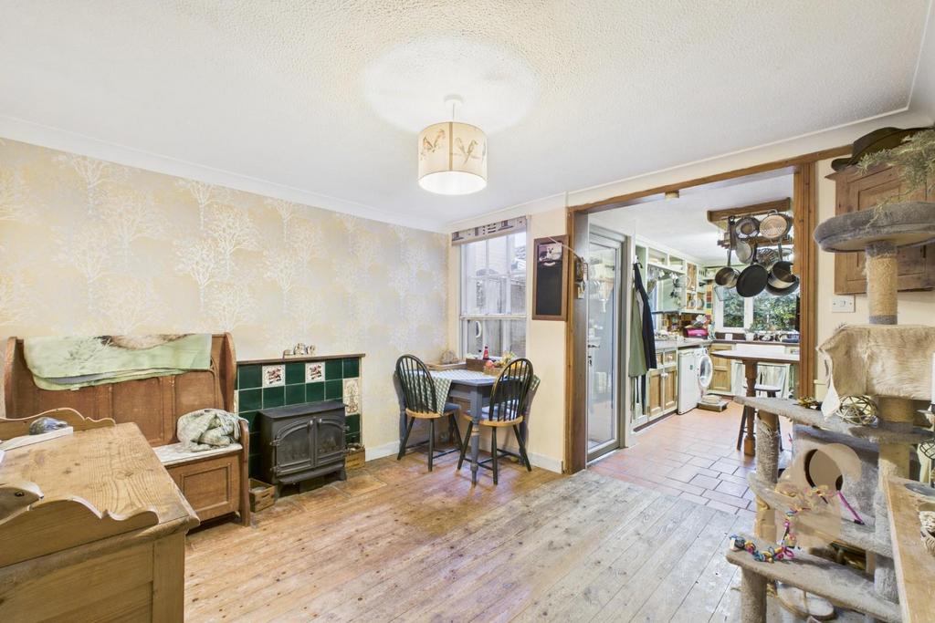 CAM01659 G0-PR0636-STILL014.jpg