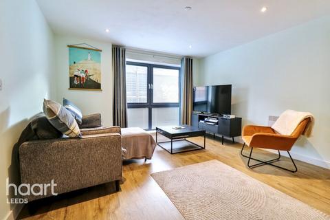 undefined, Saxton Lane, Leeds