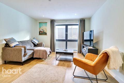 undefined, Saxton Lane, Leeds