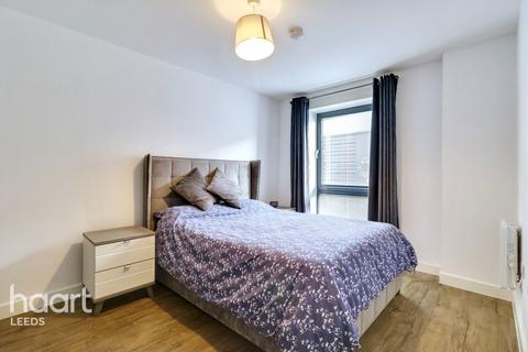 undefined, Saxton Lane, Leeds