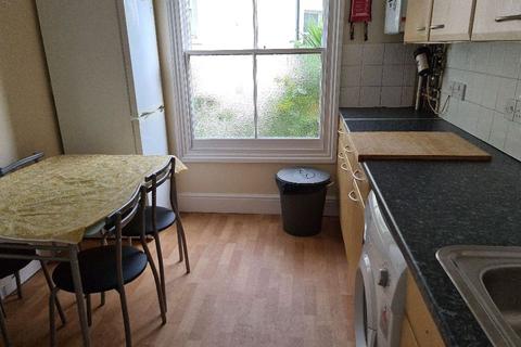 3 bedroom flat to rent, Oxford Street, Hampshire SO14