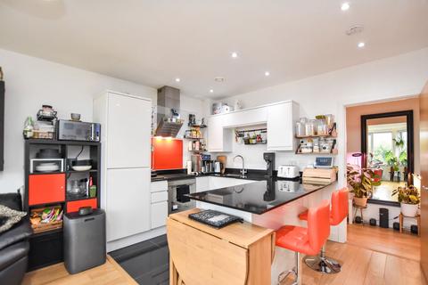 2 bedroom flat for sale, Sutton Court Road, Sutton SM1
