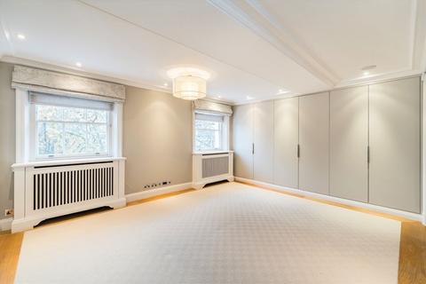 3 bedroom flat to rent, Onslow Square, London SW7