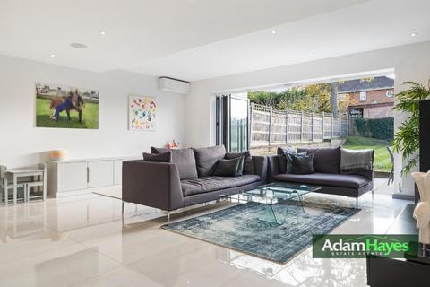 undefined, Wickliffe Avenue, London N3