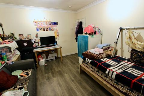 undefined, Riverside Gardens, Wembley HA0