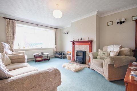 2 bedroom semi-detached bungalow for sale, Queens Mead, Aldbrough