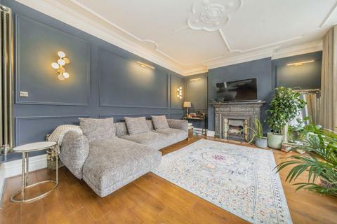4 bedroom flat to rent, Finchley Road, London NW3