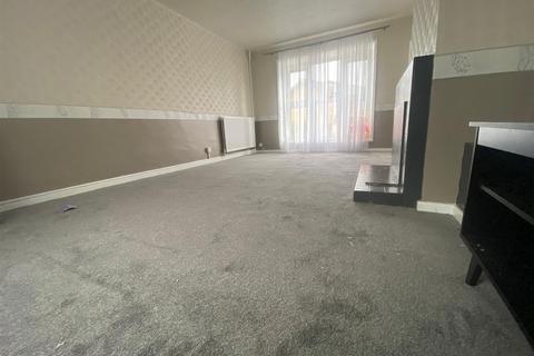3 bedroom semi-detached house to rent, Tudor Crescent, Ilford IG6