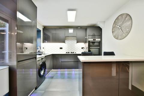 4 bedroom semi-detached house for sale, Bronington Close, Manchester M22
