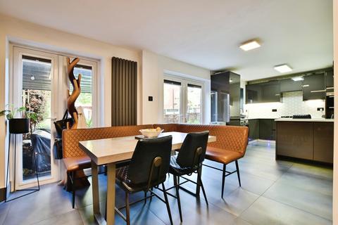 4 bedroom semi-detached house for sale, Bronington Close, Manchester M22