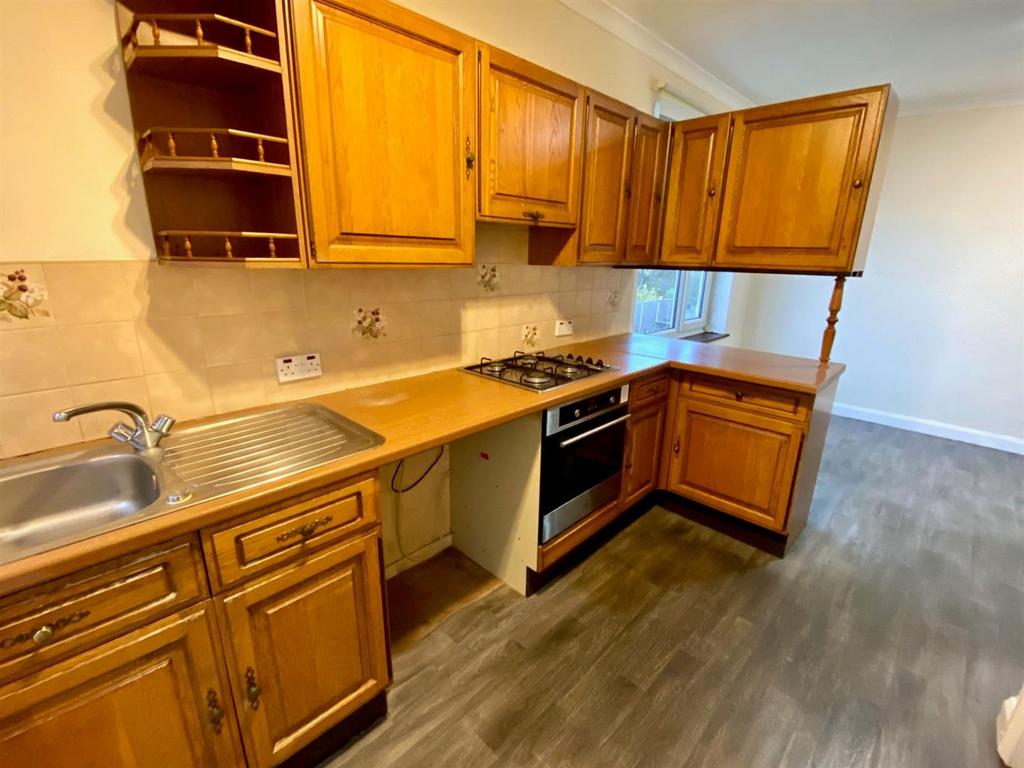 Kitchen 2.jpg