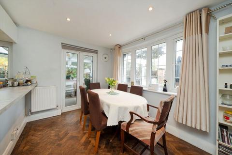 undefined, Graham Road, Mitcham CR4