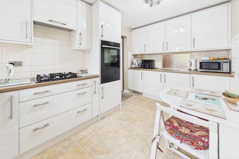 4 bedroom detached house for sale, Lombardy Close, Leverstock Green, HP2