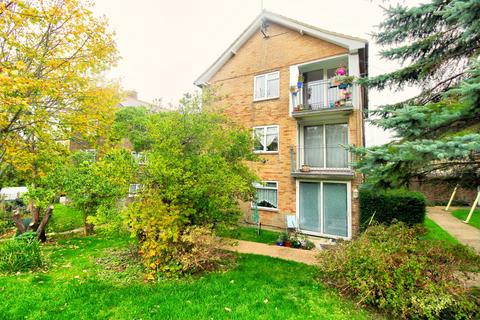 3 bedroom flat for sale, Rockhurst Drive, Eastbourne BN20