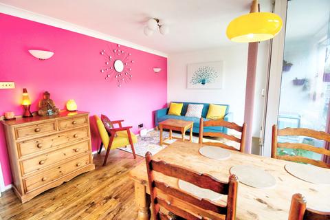 3 bedroom flat for sale, Rockhurst Drive, Eastbourne BN20
