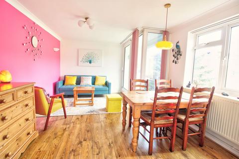 3 bedroom flat for sale, Rockhurst Drive, Eastbourne BN20