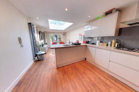7 bedroom terraced house to rent, Heeley Road, Birmingham B29