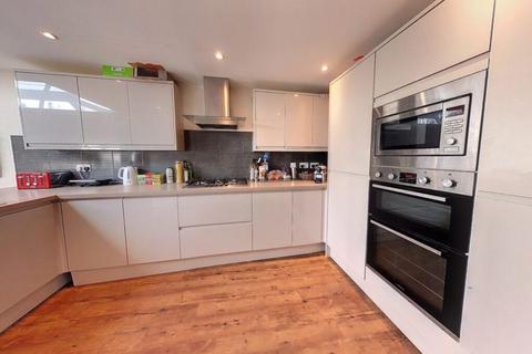 7 bedroom terraced house to rent, Heeley Road, Birmingham B29