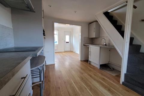 2 bedroom house to rent, Arnold Street, Suffolk NR32