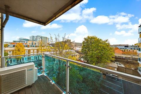 3 bedroom flat for sale, Glenthorne Road, London W6