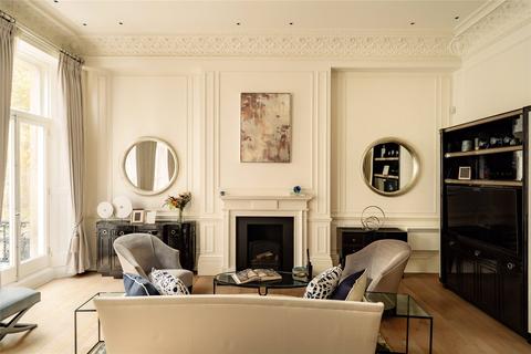 undefined, Ennismore Gardens, Knightsbridge, SW7
