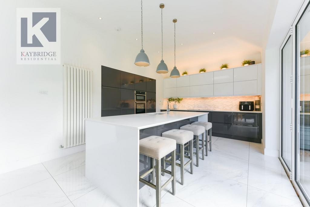 Furzedown Road, Sutton - SM2 5 QE