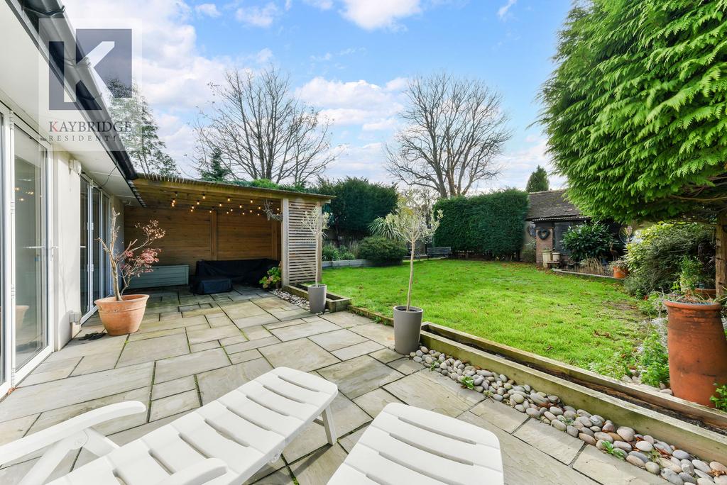 Furzedown Road, Sutton - SM2 5 QE