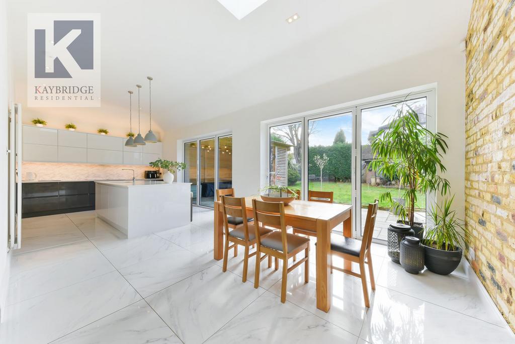 Furzedown Road, Sutton - SM2 5 QE