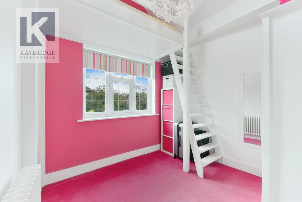 Furzedown Road, Sutton - SM2 5 QE