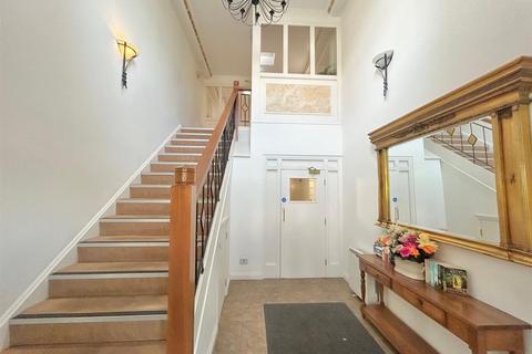 undefined, Inglenook Court, Leigh