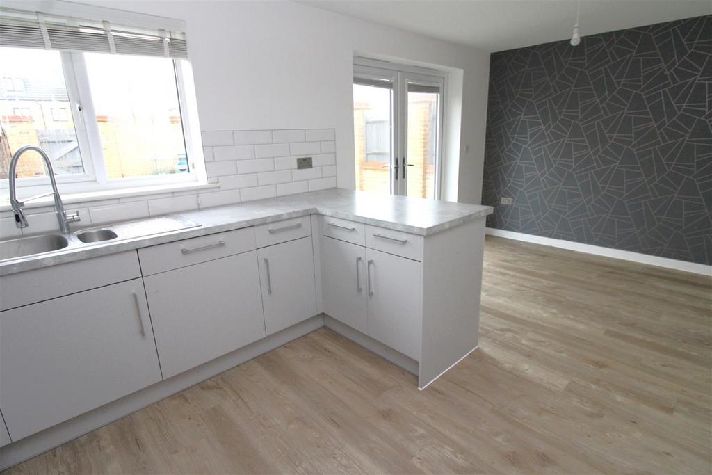 Kitchen Diner 2.JPG