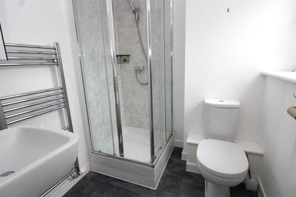 Ensuite.JPG