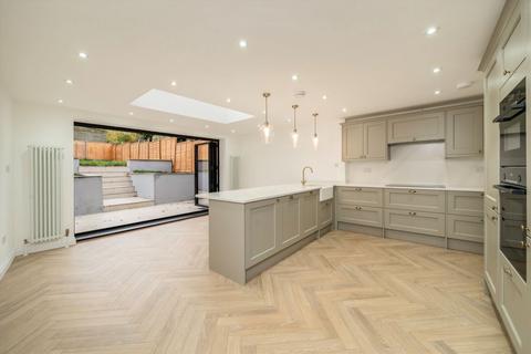 undefined, Torrington Gardens, London N11