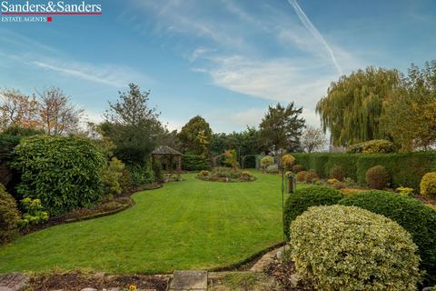4 bedroom detached bungalow for sale, Victoria Road, Bidford-on-Avon,  Alcester, B50